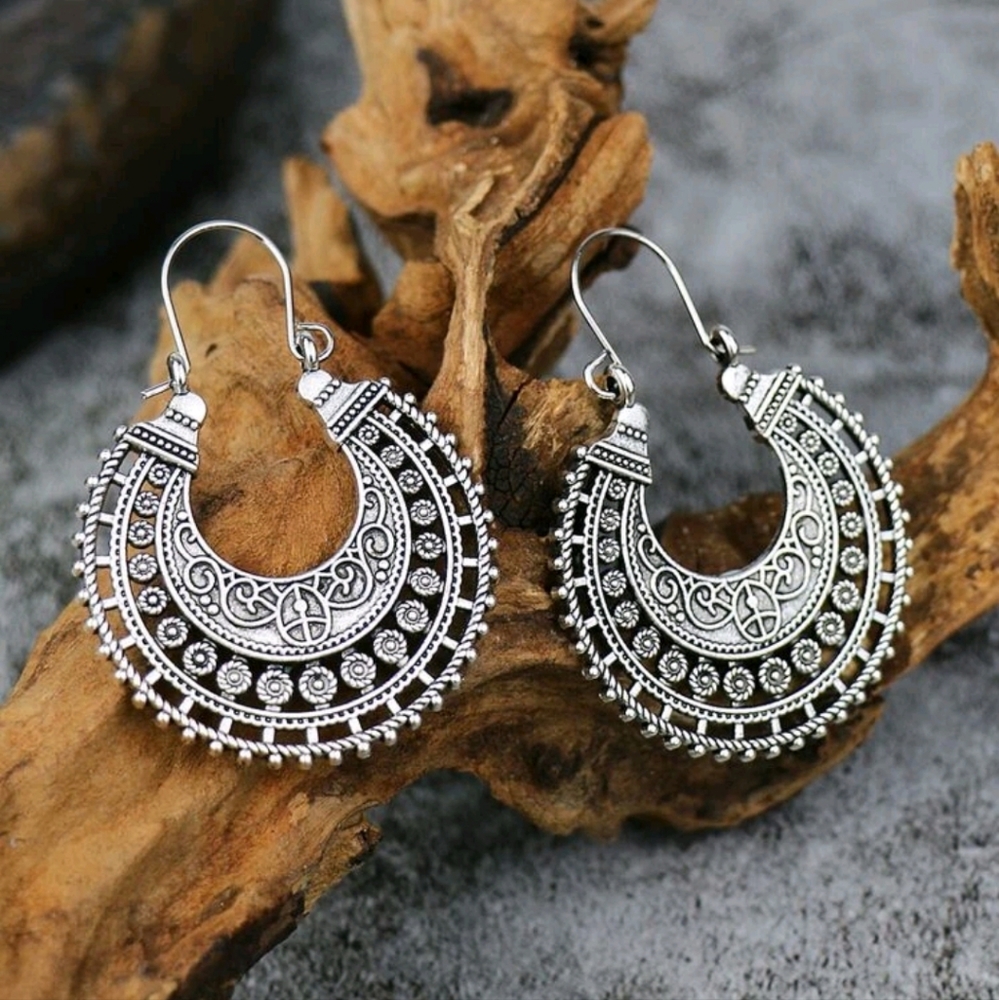 3 for $35/Geometric Hollow Out Dangle Earrings Vintage Jewelry